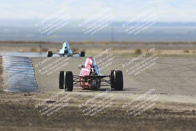 media/Oct-26-2025-CalClub SCCA (Sun) [[8ce1e69566]]/Group 6/Grapevine/